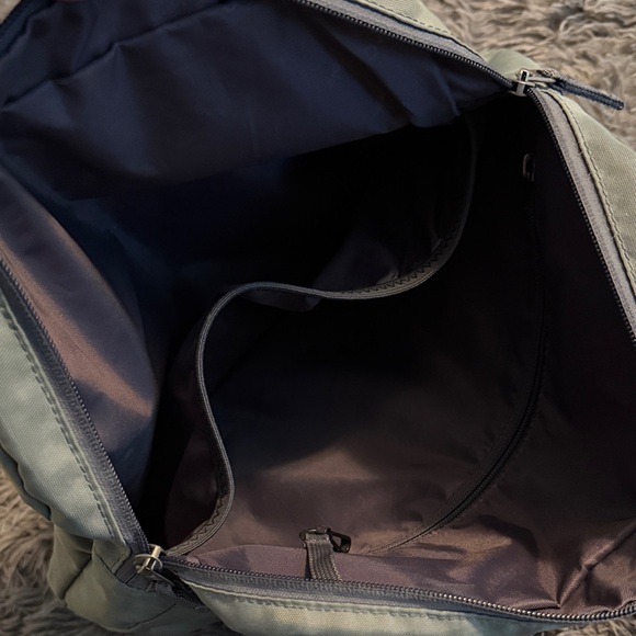 Columbia Sage Green Tote with Gray Straps - Picture 4 of 7